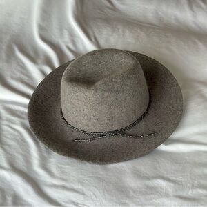 Gray Wool Fedora Hat Wide Brim Minimal Classic Model Off Duty Neutral Chic